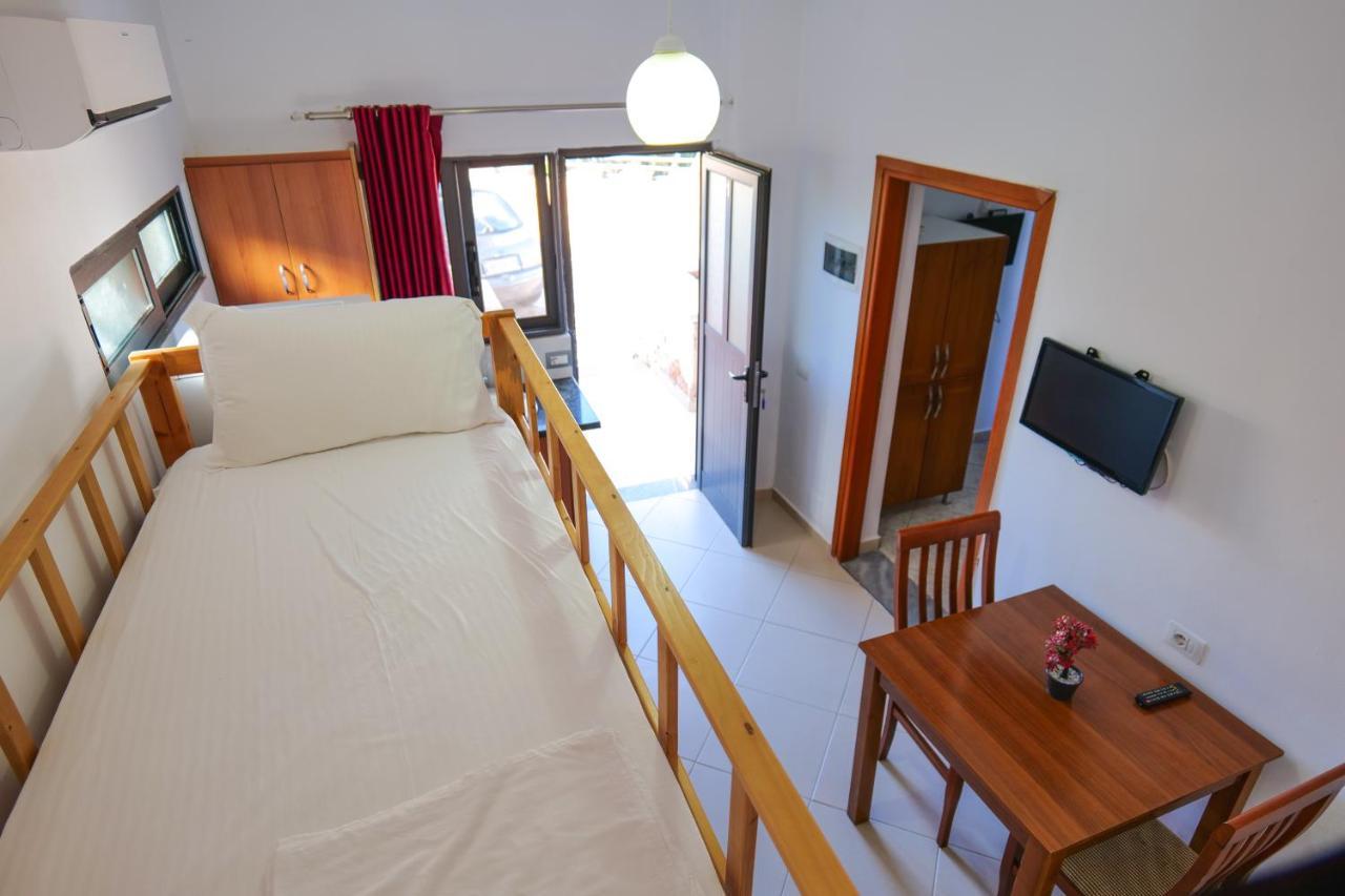 Guest House Gerard Ksamil Esterno foto