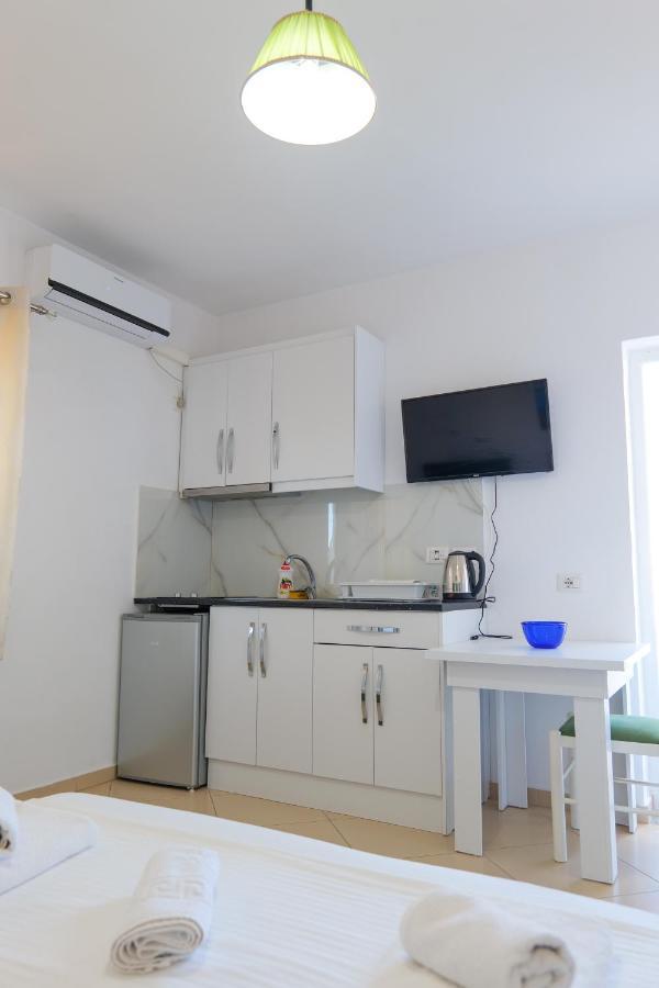 Guest House Gerard Ksamil Esterno foto