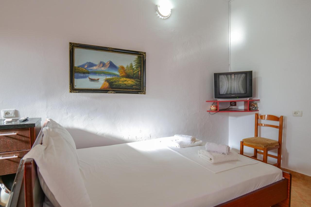 Guest House Gerard Ksamil Esterno foto