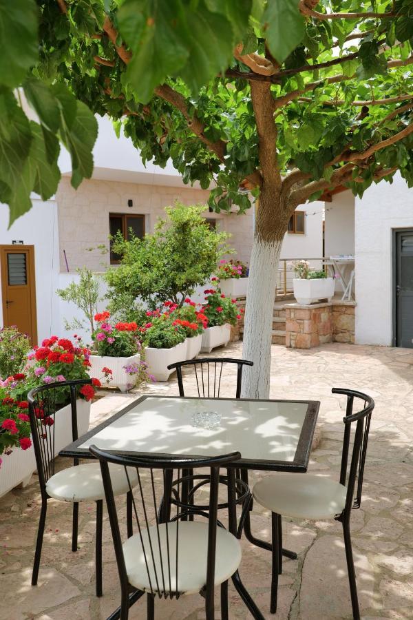 Guest House Gerard Ksamil Esterno foto