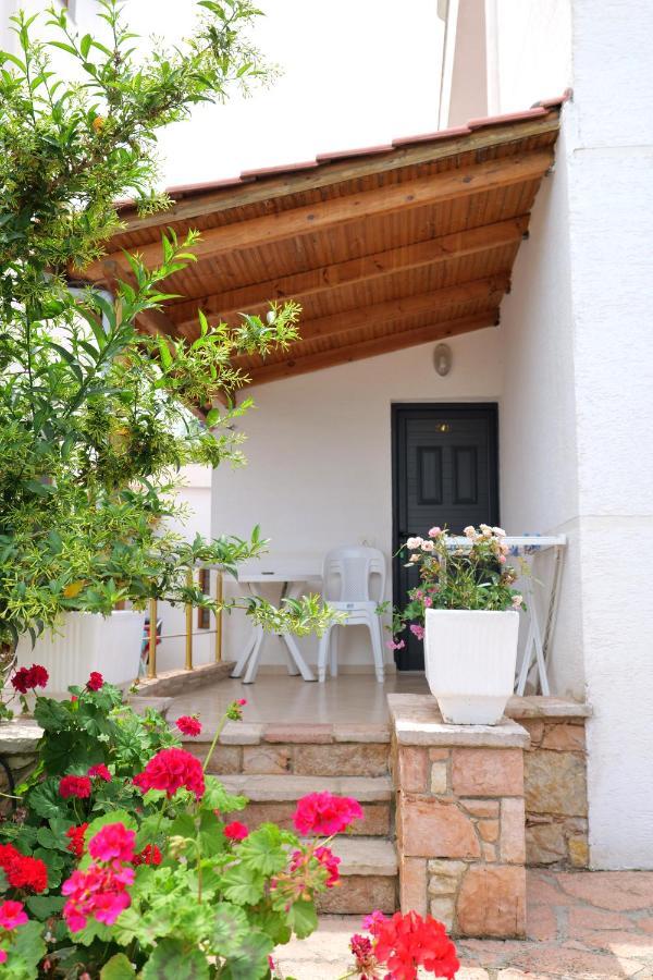 Guest House Gerard Ksamil Esterno foto